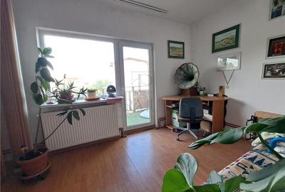 SPITALUL JUDETEAN - 3 cam - 2 bai - 2 balcoane - decomandat - centrala proprie SPITALUL JUDETEAN - 3 cam - 2 bai - 2 balcoane - decomandat - centrala proprie - 7