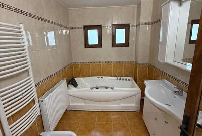 Casă cu Teren 1500 Mp în Central - 3