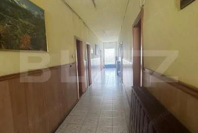 Spațiu comercial, de 1,600 mp, în Central - 4