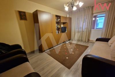 DE VANZARE apartament 2 camere decomandate Bulevardul Decebal DE VANZARE apartament 2 camere decomandate Bulevardul Decebal - 3