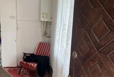 Casă cu 2 camere decomandat în Găești - 14