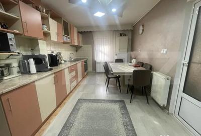 Apartament cu 3 camere decomandat în Central - 4
