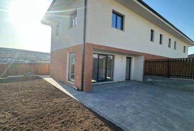 Duplex cu 4 camere cu Teren 332 Mp în Chinteni - 1