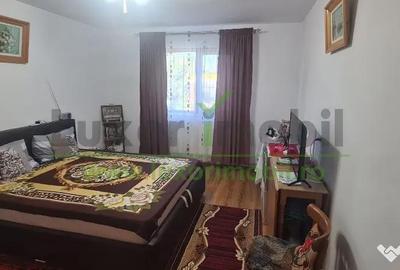 Casă cu 5 camere cu Teren 684 Mp în Podu Roș - 2