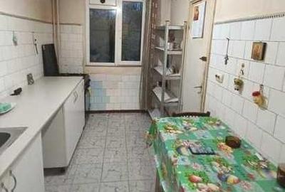 Apartament  de v?nzare  4 camere Trapezului - 2