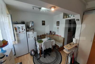 Apartament cu 2 camere, 52 mp, etaj 3, zona Decebal - 13