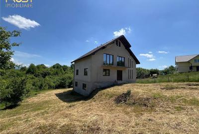 Casa semifinisata V. Ghinzii teren 18 arii