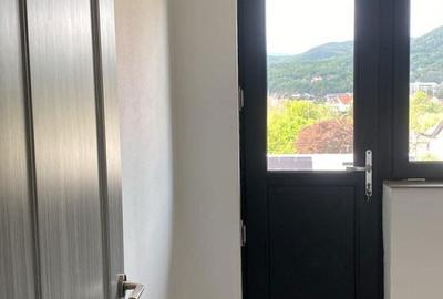 Casă cu 4 camere cu Teren 809 Mp în Petrișor - 2