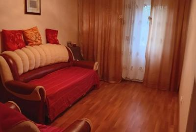 Apartament cu 3 camere semidecomandat în Micro 38 - 2