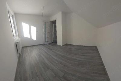 Casă cu 4 camere cu Teren 220 Mp în Vârteju - 2