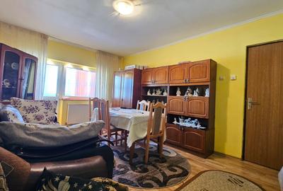Apartament cu 4 camere decomandat în Județean - 2