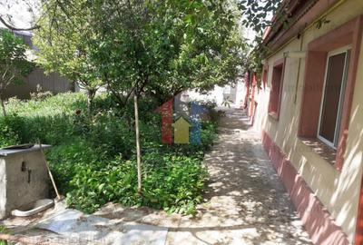 Casa 4 cam boltari teren= 670 mp toate utilitatile Chercea- - 2