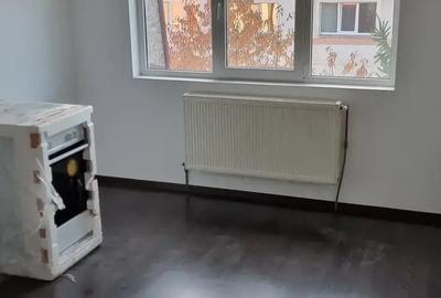 Vand mansarda Trivale Pitesti 75000 - 1