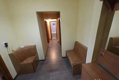 Apartament cu 3 camere decomandat în Micro 17