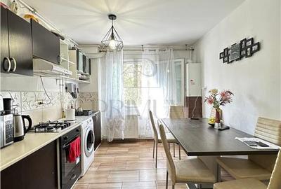 Apartament cu 2 camere semidecomandat, mobilat în Gheorghe Lazăr
