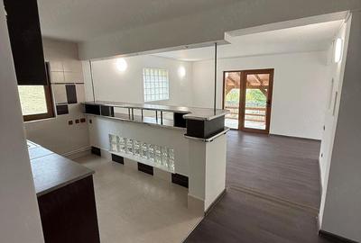 Casă cu Teren 1500 Mp în Central - 4