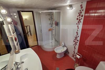 Casă cu 5 camere cu Teren 250 Mp în Central - 1