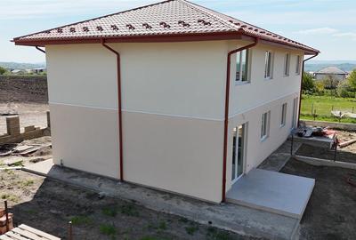 Duplex cu 4 camere cu Canalizare în Valea Lupului - 10