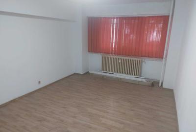 Apartament cu 3 camere decomandat în Dristor - 2