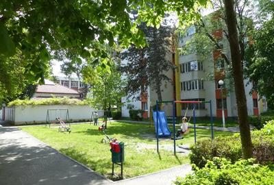 Apartament cu 3 camere semidecomandat în Budai