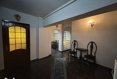 Apartament cu 4 camere decomandat în Central - 9