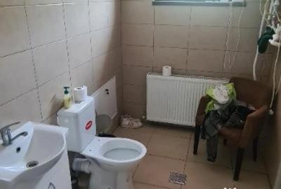 Casă cu 8 camere cu Teren 2370 Mp în Central - 2