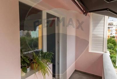 Apartament cu 3 camere de vanzare in zona Central - 2