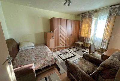 Garsonieră decomandată, mobilată în Fabric - 4