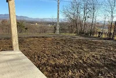 Casă cu Teren 536 Mp în Groși - 9