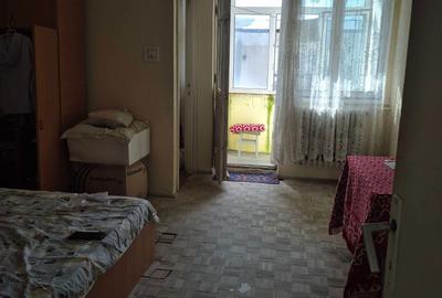 Garsonieră decomandată în Central - 2
