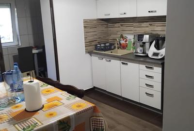 Apartament cu 3 camere decomandat în Far - 2