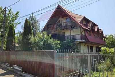 Casa / Vila cu 6 camere de vanzare - CORNU - 2