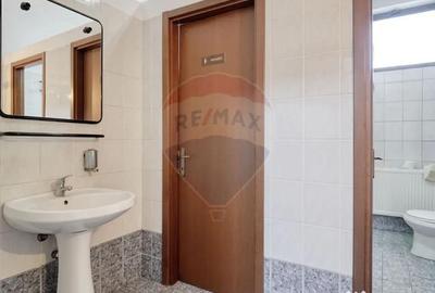 Spațiu comercial, de 289 mp, în Bartolomeu