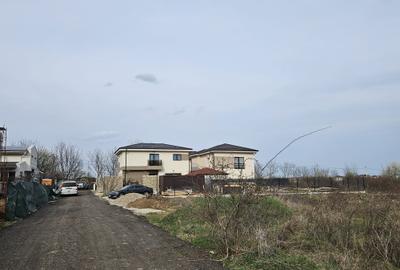 Teren Construcții intravilan de 424 mp, în Odăi