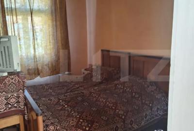 Casă cu 6 camere cu Teren 2500 Mp în Central - 1