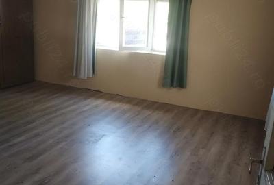 Casă cu Teren 871 Mp în Cărășeu - 1