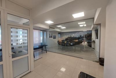 Centru - Bd. Mamaia , spatiu IDEAL BIROURI in cladire reprezentativa , 240 mp. - 8