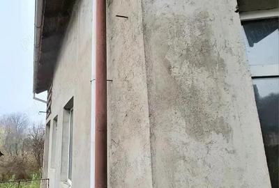 De vanzare-Casa P+M ?i 565 m teren in Mun. Rm Valcea, cartier Goranu, Calea Bucure?ti 127 A - 1