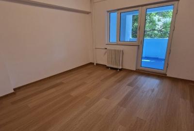 Piata Alba Iulia, Burebista 3 camere decomandate etajul 1 nemobilat, renovat - 2