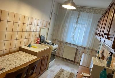 Apartament de 2 camere - Decomandat - Loc de parcare - 4