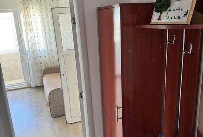 Apartament cu 3 camere semidecomandat în Podu Roș - 2