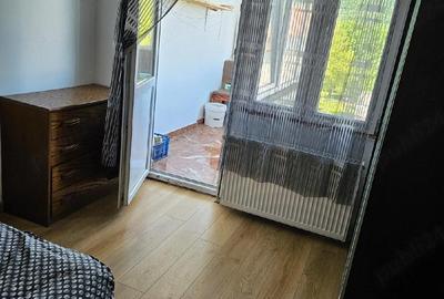Apartament cu 3 camere decomandat în Progresul - 5