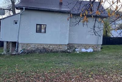 Casă cu 2 camere cu Teren 832 Mp în Central - 2