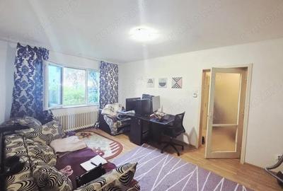 Apartament cu 2 camere semidecomandat, mobilat în Central