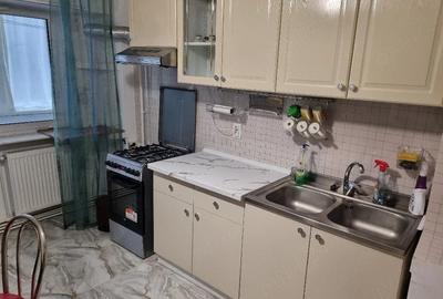 Apartament cu 3 camere decomandat în - 2