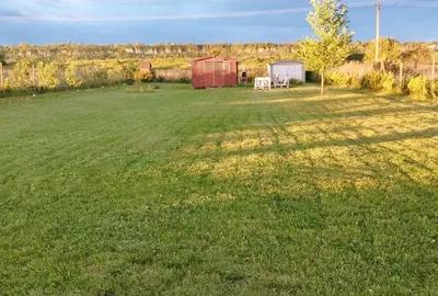 Teren de 1201 mp, în Lilieci - 4