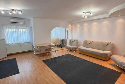 //3 CAMERE// ULTRACENTRAL//GALERIILE COMERCIALE// - 1