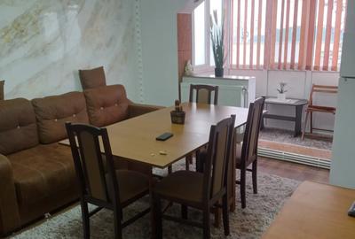 Inchiriez apartament 2 camere decomandat etaj 1zona Primaverii - 3