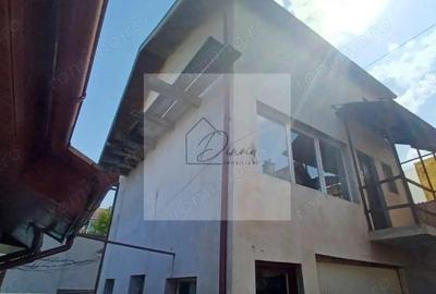 Casă cu 9 camere cu Canalizare în Noua - 9