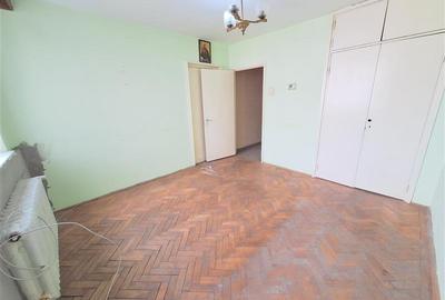 Apartament cu 3 camere decomandat în 9 Mai - 5
